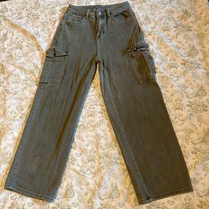 Olive green, cargo, pants, great quality, baggy fit, high waisted, size 27